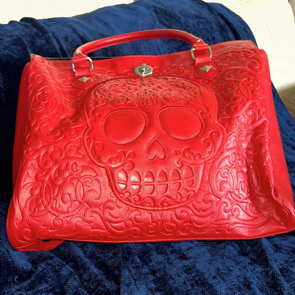 LOUNGEFLY red /red extra large lattice Skull tote great condition vegan leather